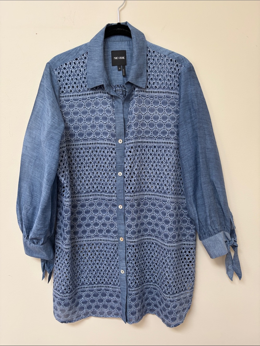 Nic+Zoe Women's Blue Eyelet Button-Front Blouse, Size M
